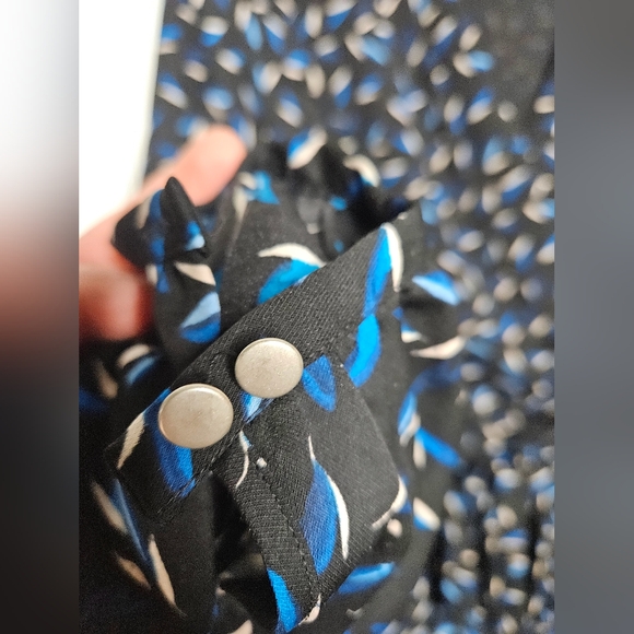 Adrianna Papel Chic Black and Blue Patterned Dress wrap style Size 8 - Picture 6 of 14